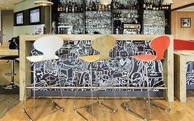 Ibis Auray
